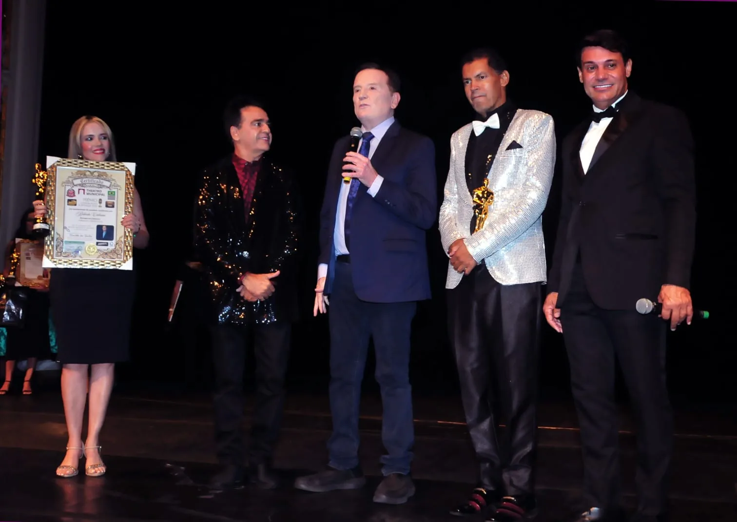 Cerimônia de entrega da medalha Heróis da Sociedade — Advocacia Minichillo